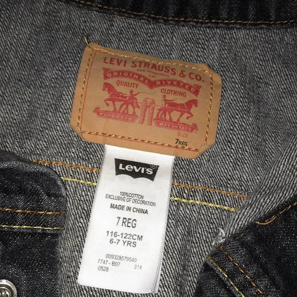 Levi's Kids Black Denim Trucker Jacket with‎ Contrast Stitching
